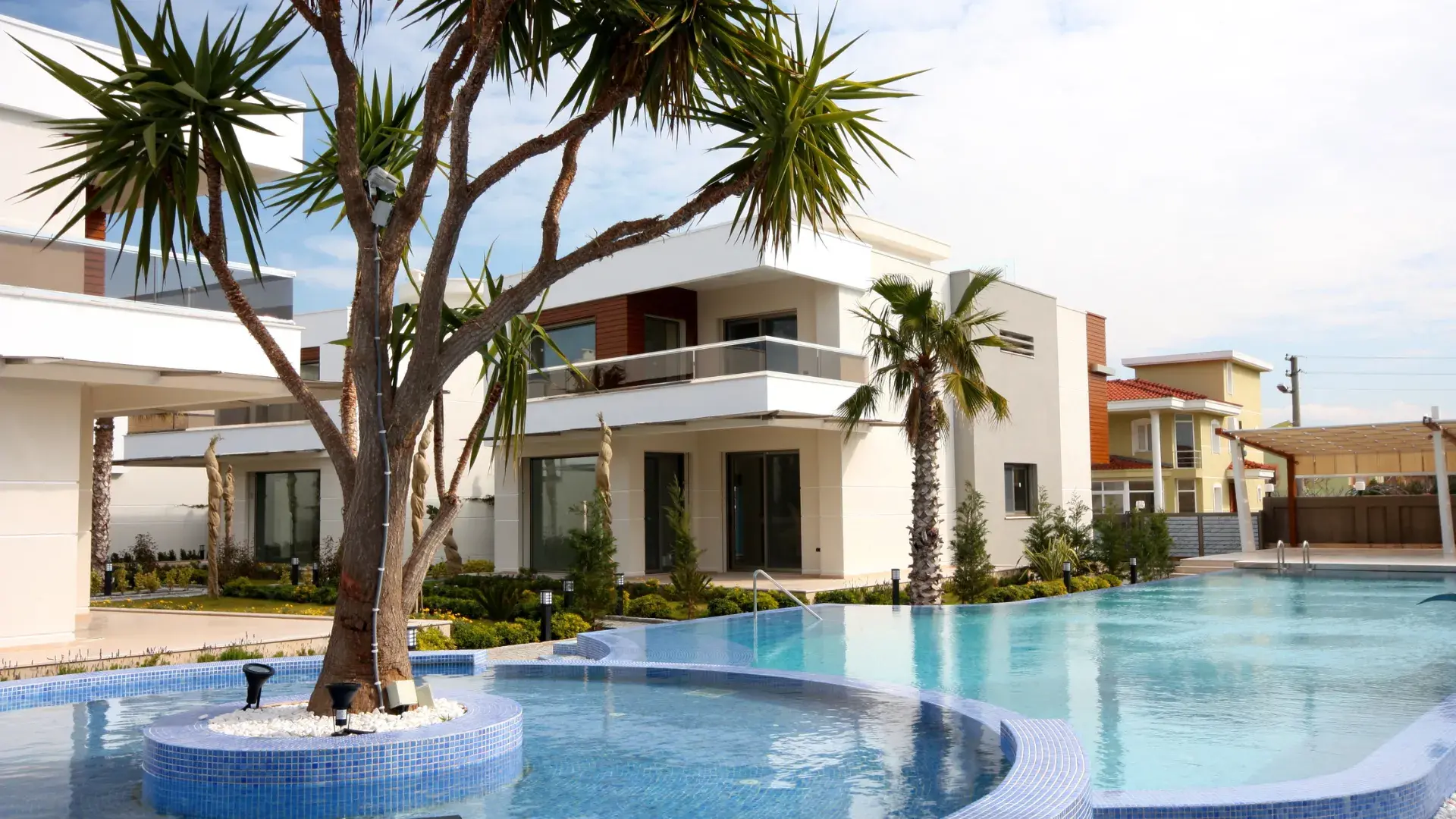 Immobilier de prestige Alpes Maritimes avec Abado Signature