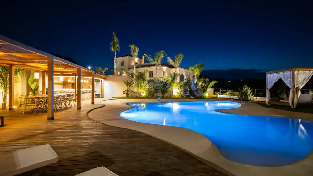 Immobilier de prestige Alpes Maritimes avec Abado Signature, Gestion haut de gamme un monde à part. Les + d'Abado Signature